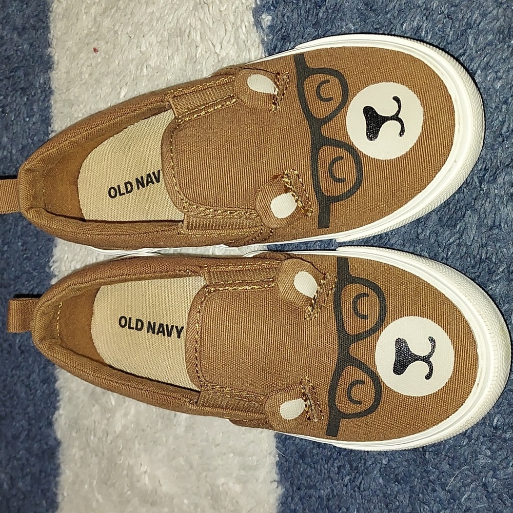 Toddler size 8 slip on shoes